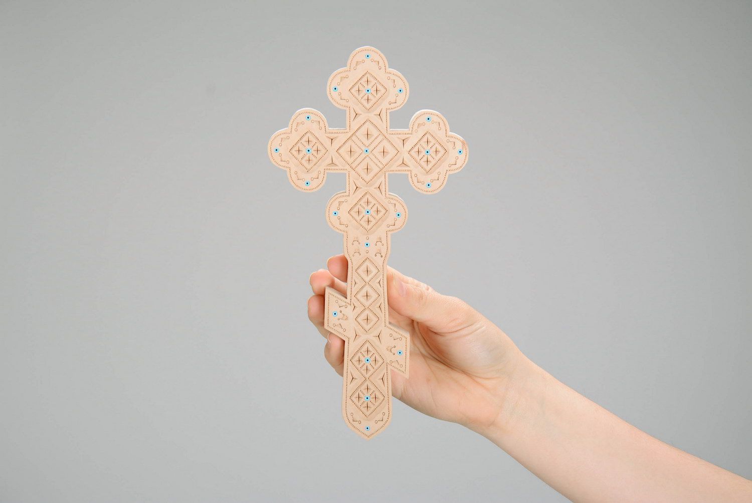 Croix religieuse murale faite main en bois photo 5