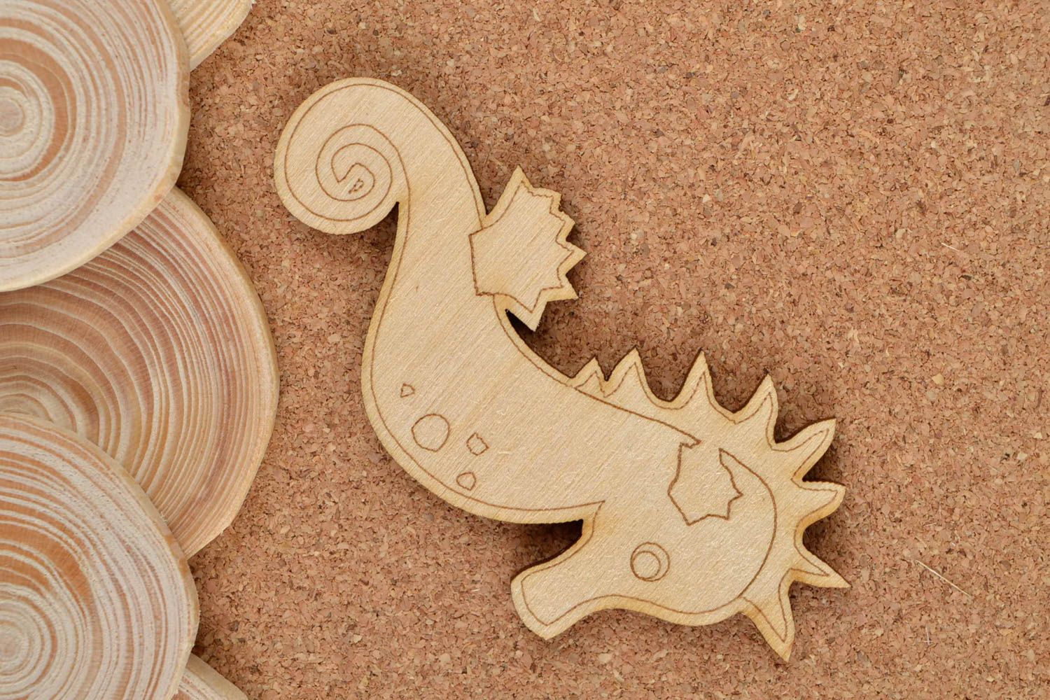 Holzartikel zum Bemalen Handmade Figur aus Holz Figur zum Bemalen Seepferdchen foto 1
