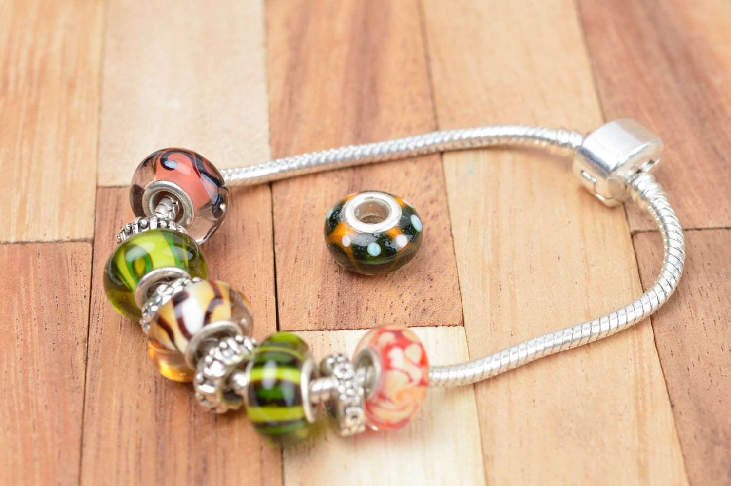 Stylish handmade glass bead jewelry findings fashion trends artisan jewelry photo 4