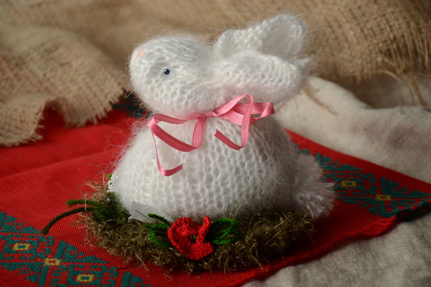 Jouet lapin tricoté au crochet laine angora mohair fait main cadeau de Pâques photo 1