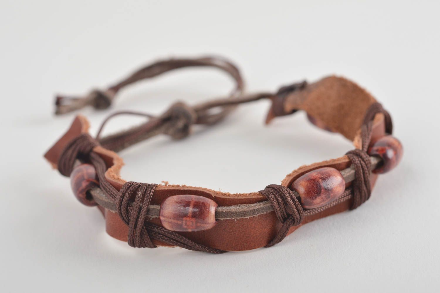 Pulsera de piel marrón hecha a mano pulsera con cuentas accesorio de moda  foto 2