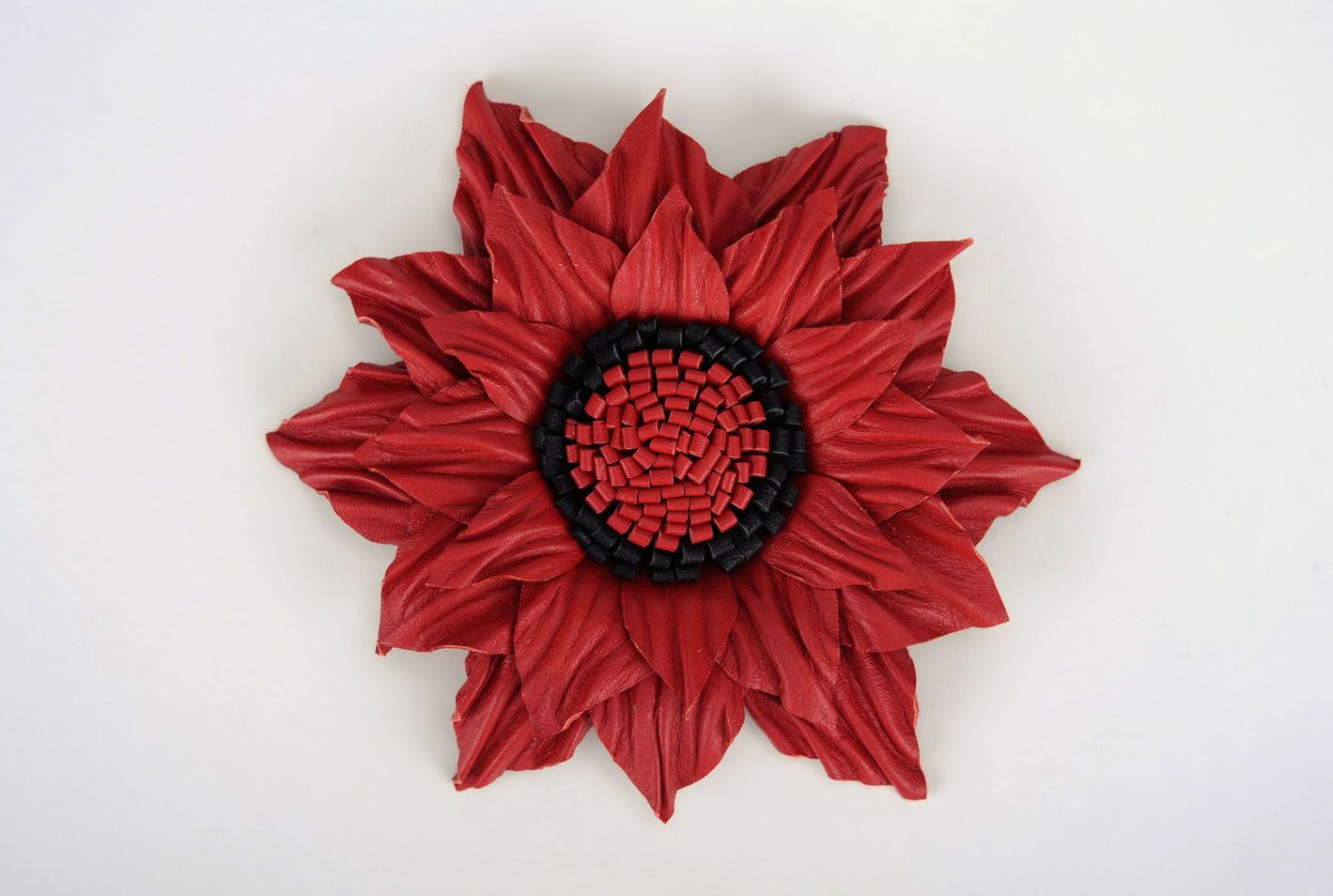 Grande broche fleur rouge faite main photo 3