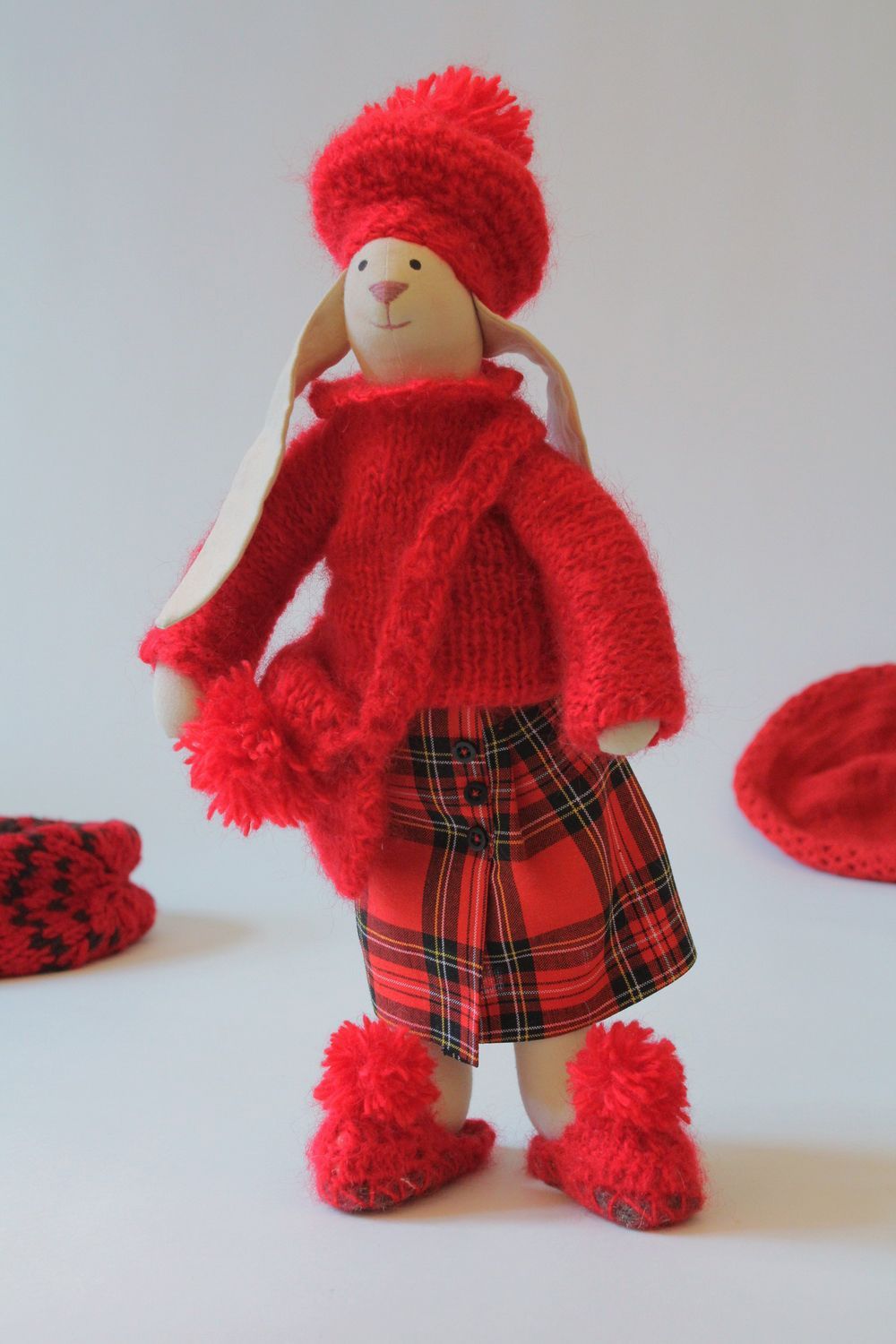 Giocattolo morbido fatto a mano pupazzo da bambini lepre in vestito scozzese foto 5