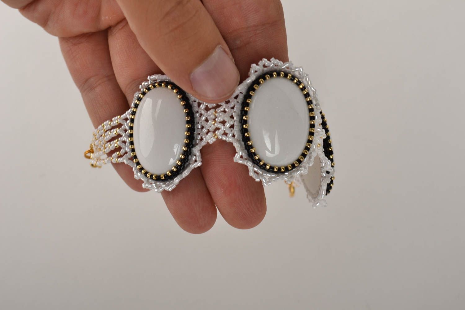 Bracelet perles rocaille Bijou fait main tressé jadéite Accessoire femme design photo 4