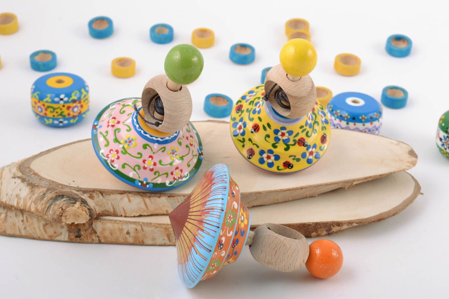 Set of 3 handmade wooden eco painted bright spinning top toys for children photo 1