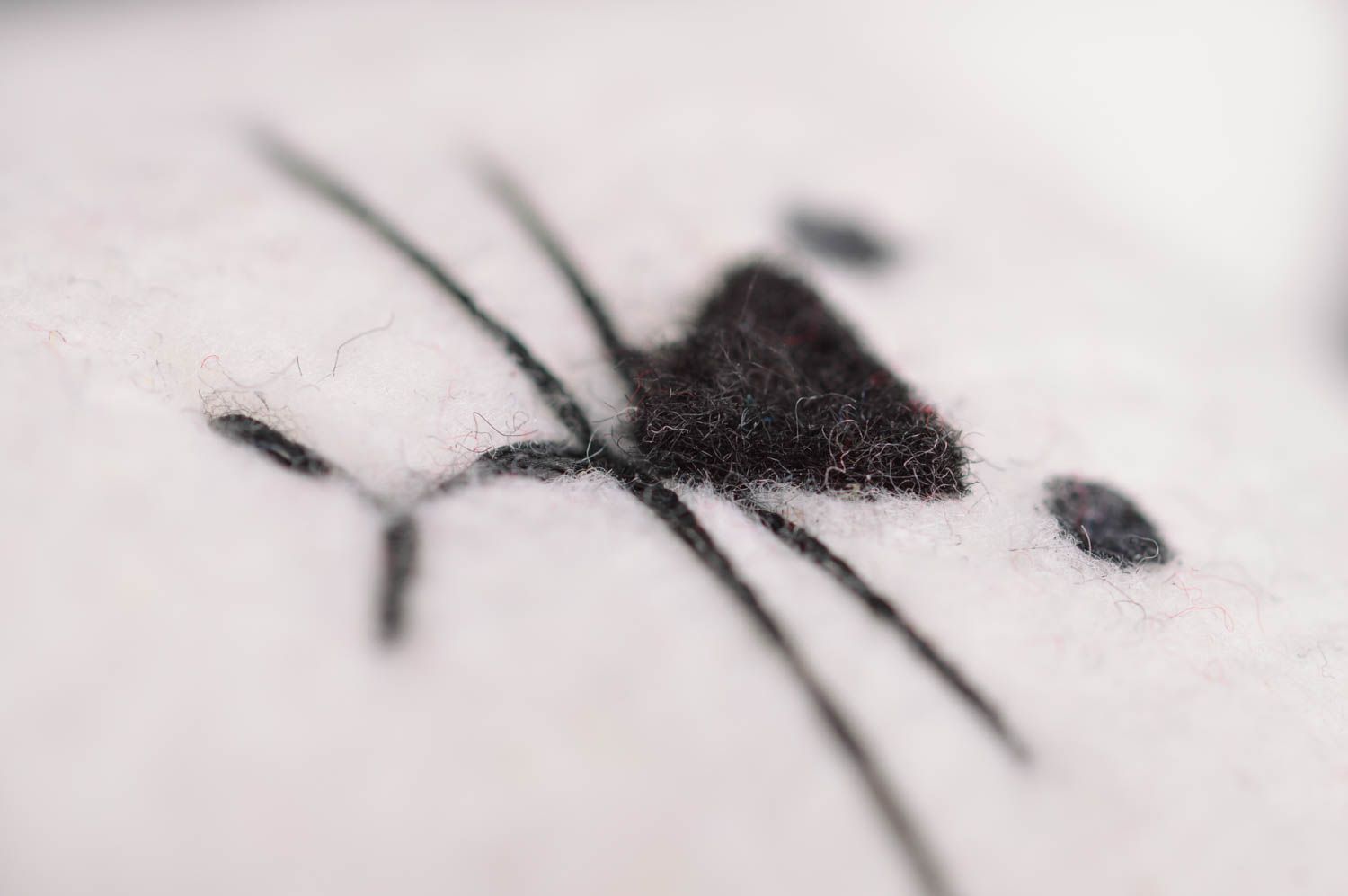 Kuscheltier Kater aus Stoff mit Maus für Kleinkinder handgeschaffen schön grell foto 4