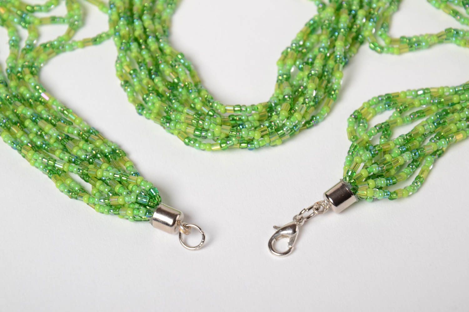 Collier multirang en perles de rocaille tchèques fait main vert élégant photo 3