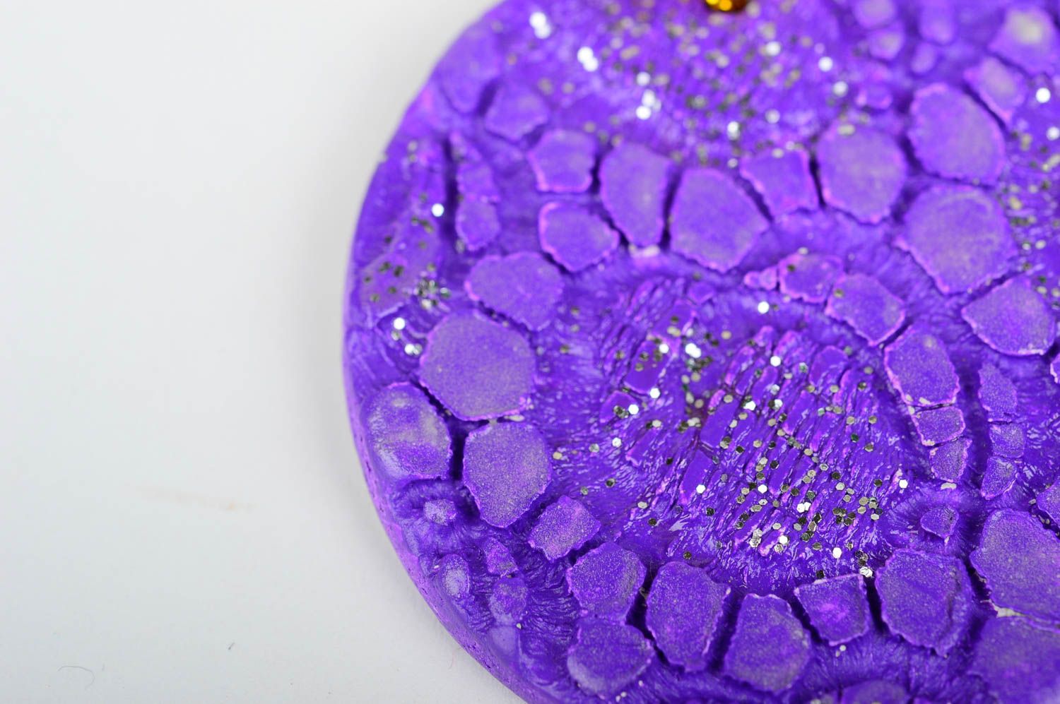 Игрушка на елку handmade декор для дома игрушка из глины расписная фиолетовая фото 4