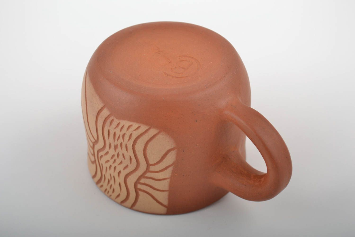 Kleine bemalte braune handgemachte Ton Tasse mit Muster für Kaffee 150 ml foto 4