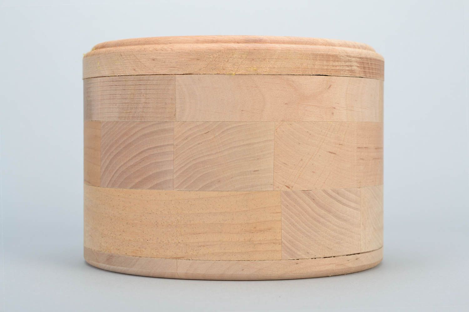 Pieza para decorar caja redonda hecha a mano de madera con tapa foto 1