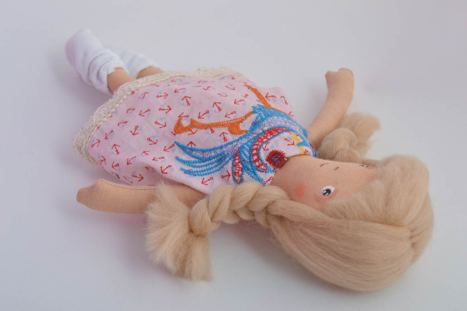 Juguete artesanal de tela natural muñeca de peluche regalo original para niña foto 5