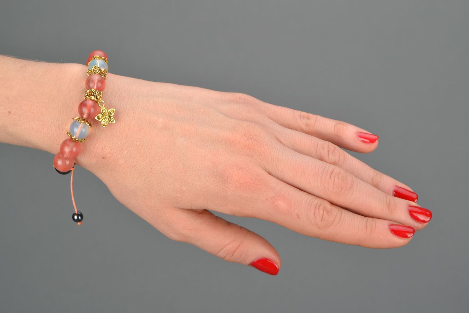 Bracelet en pierres naturelles avec pendentifs  photo 1