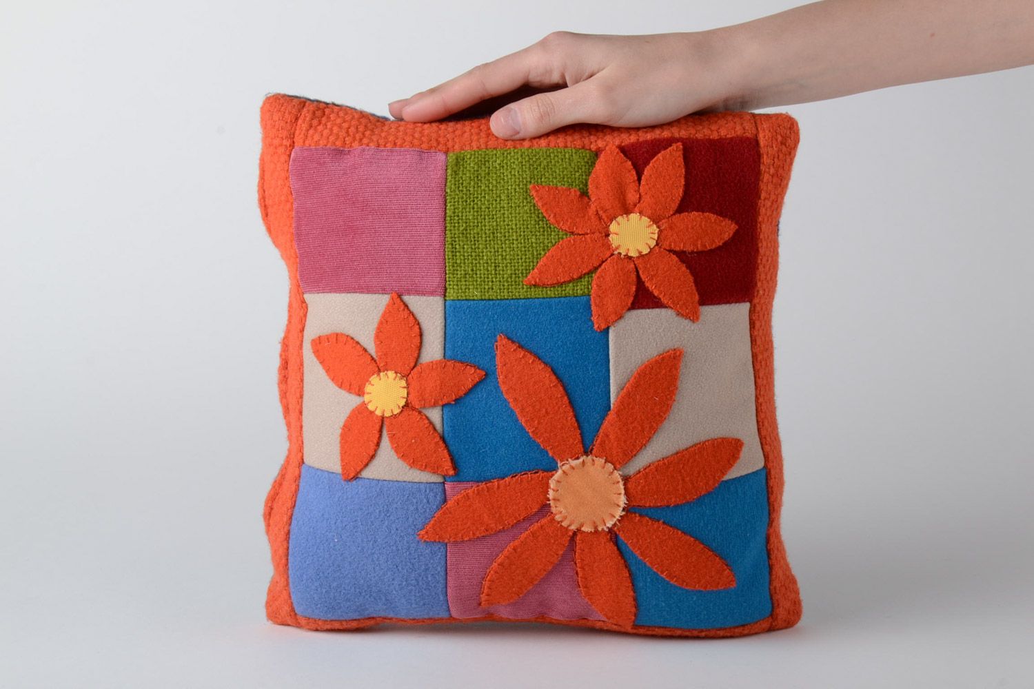 Petit coussin pour canapé multicolore avec housse zippée fait main Fleurs photo 4
