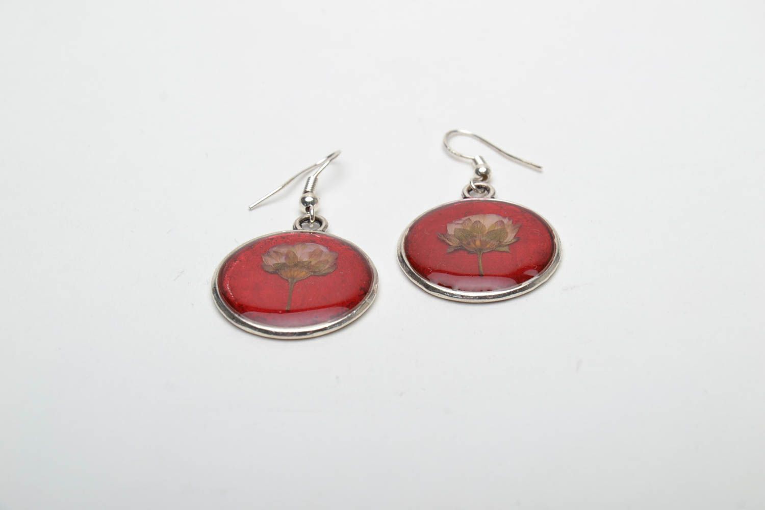 Round earrings with natural flowers photo 3