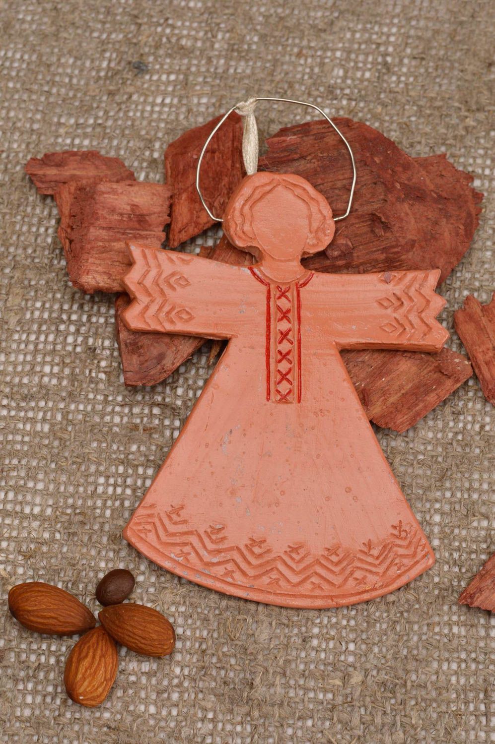 Фигурка из глины керамика ручной работы декор на стену ангелочек из глины фото 1