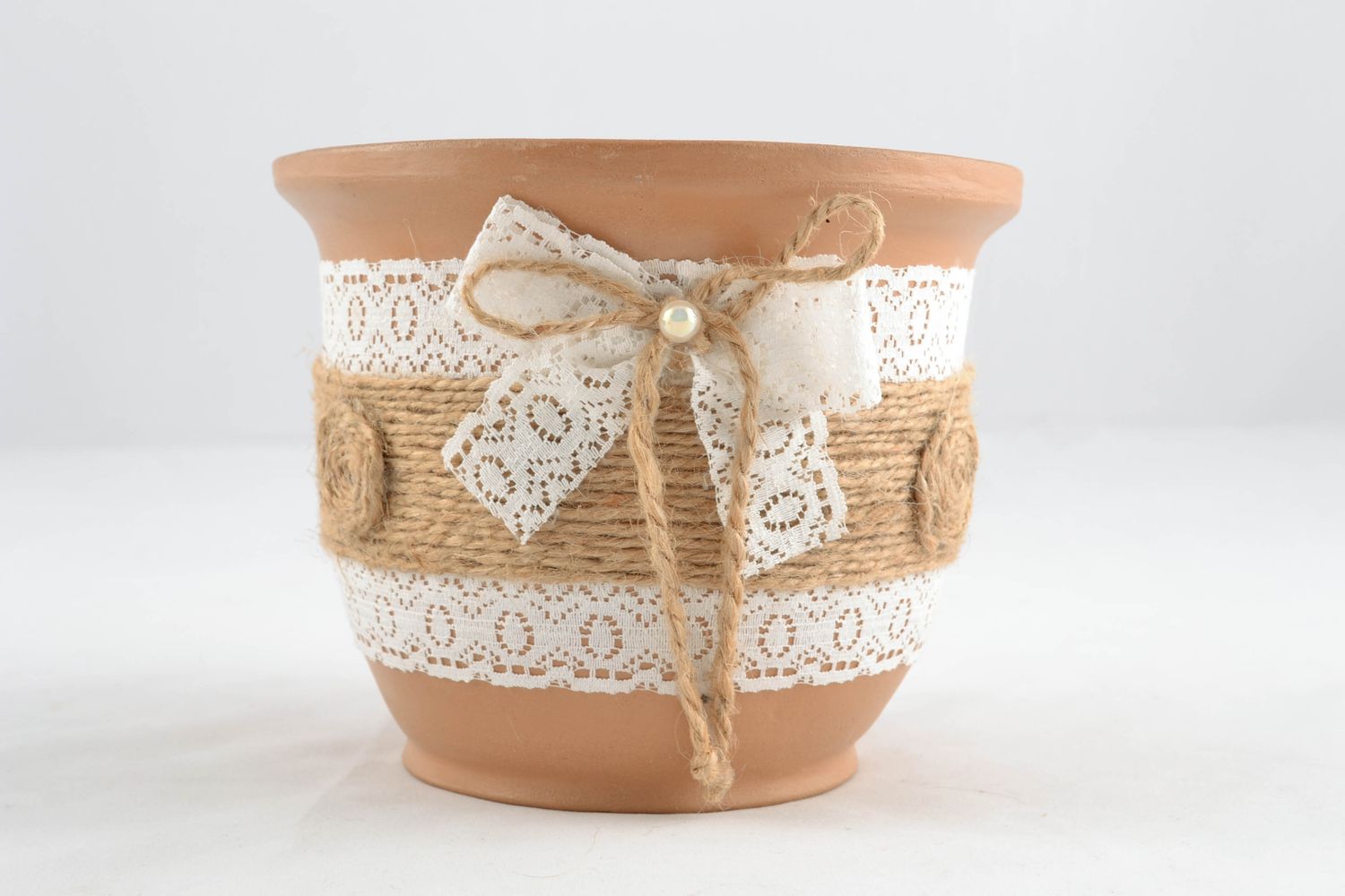Flowerpot decorated with lace photo 2