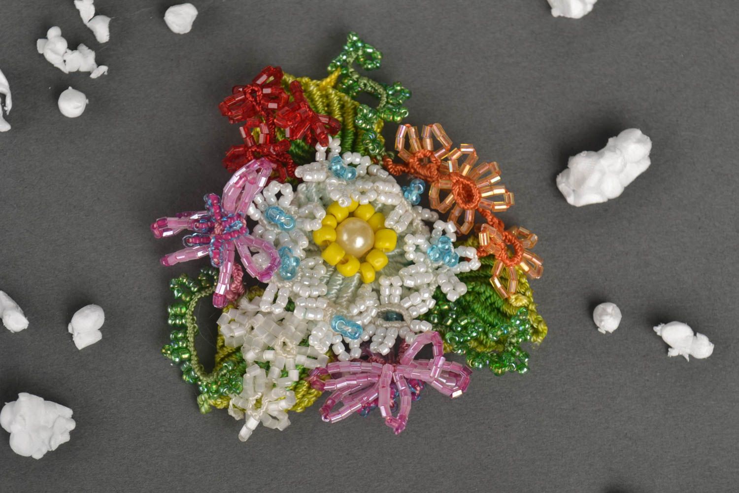 Blumen Brosche handmade Schmuck aus Glasperlen Designer Accessoire geflochten foto 1