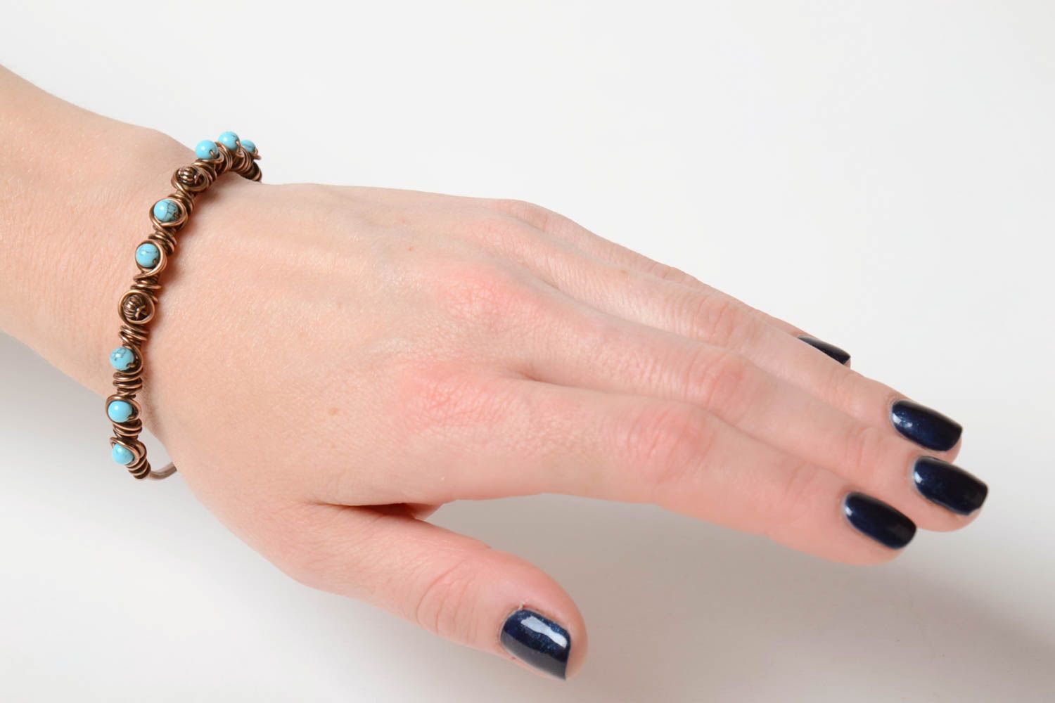 Bracelet en cuivre et turquoise torsadé fin design original fait main pour femme photo 3