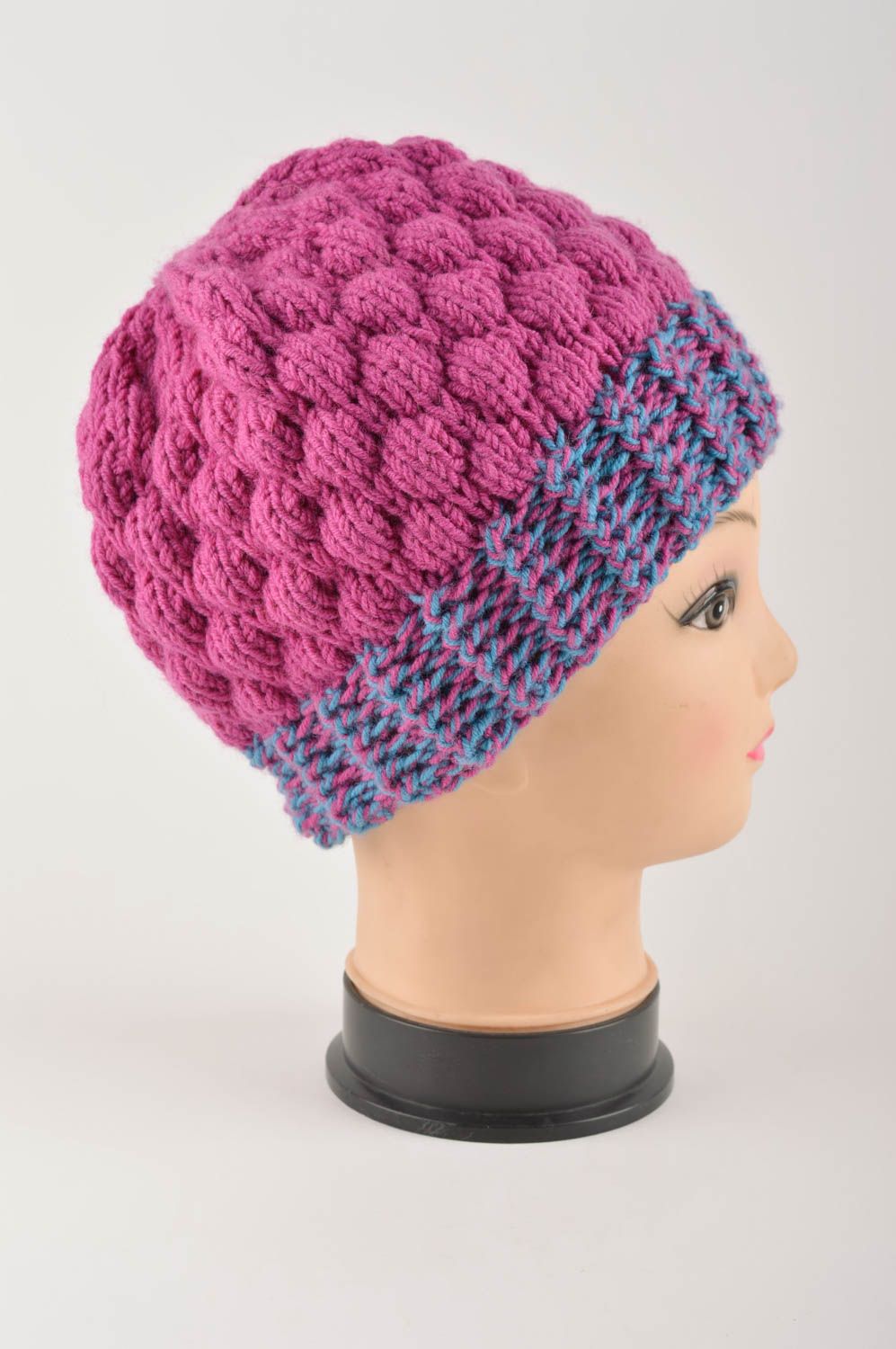 Bonnet tricot fait main Chapeau hiver en laine Vêtement pour femme design photo 4