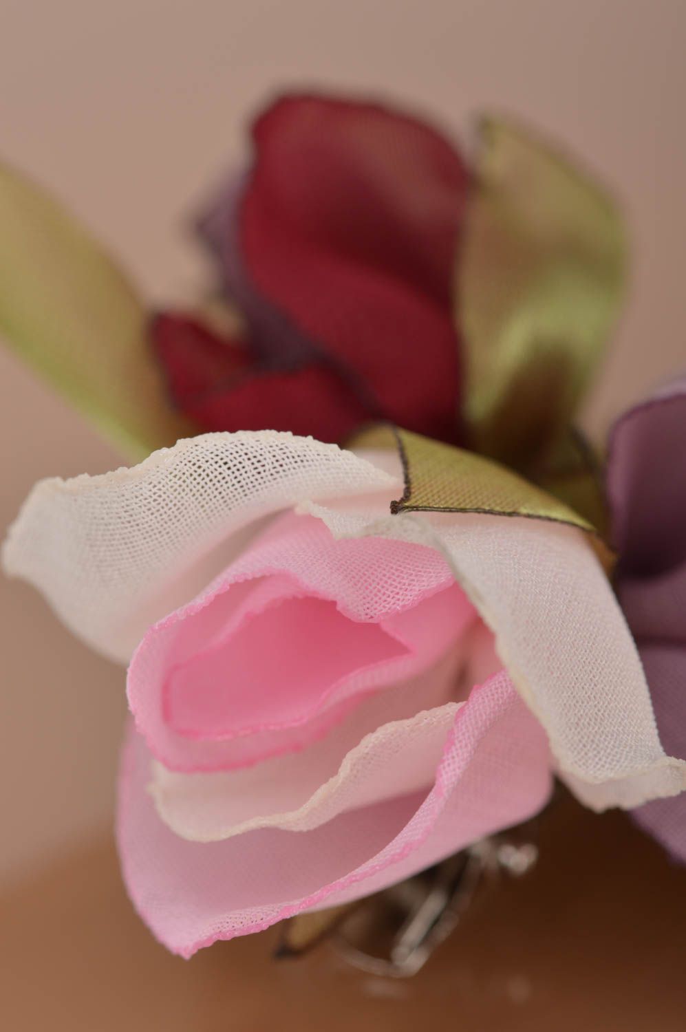 Barrette broche fleurs en tissu faite main accessoire Bouquet de roses photo 5
