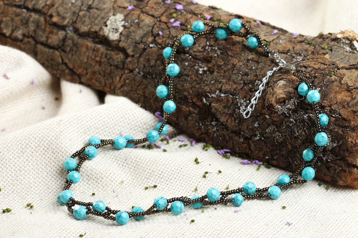 Bracelet perles rocaille Bijou fait main turquoise bleu clair Accessoire femme photo 1