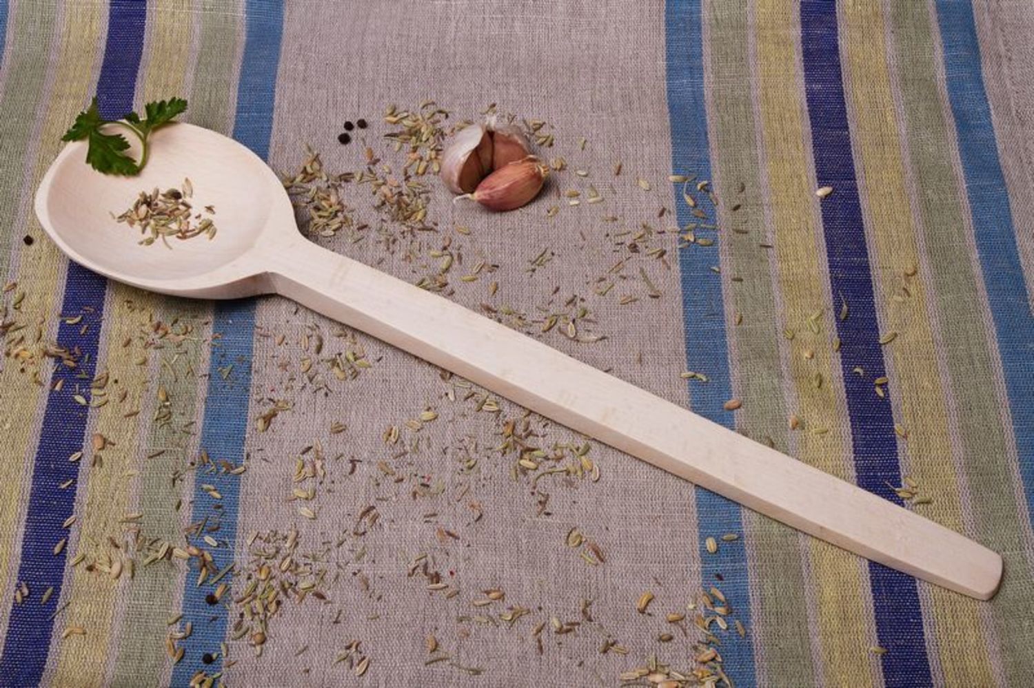 Long wooden spoon photo 1