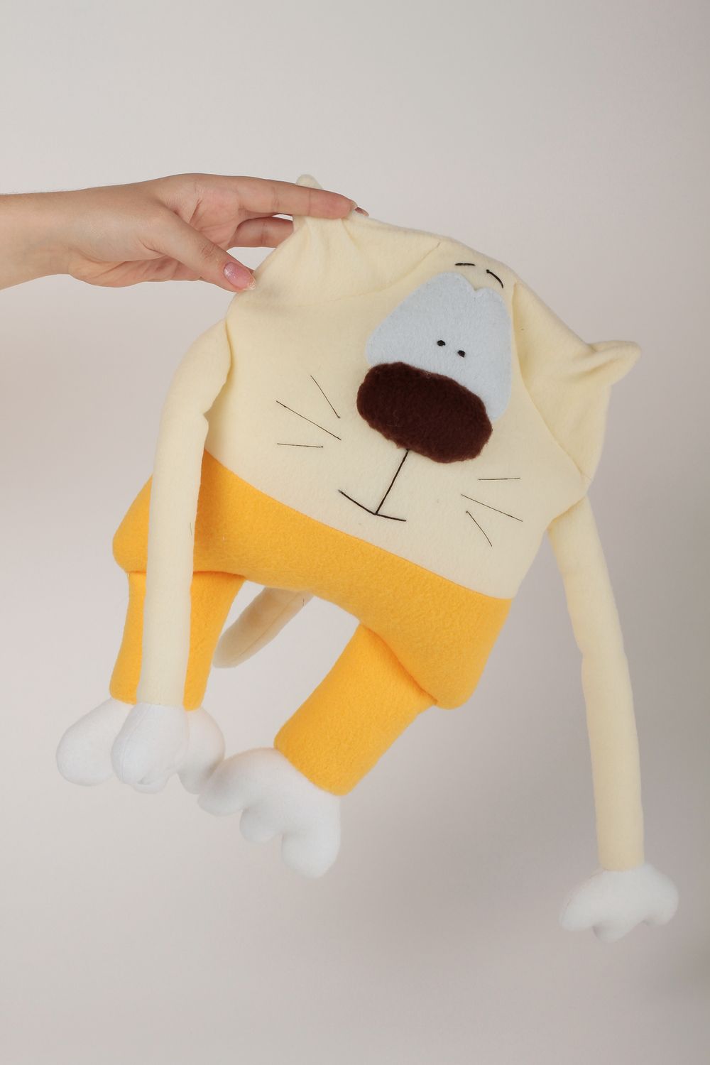 Juguete de peluche artesanal muñeco para niños elemento decorativo gato amarillo foto 2