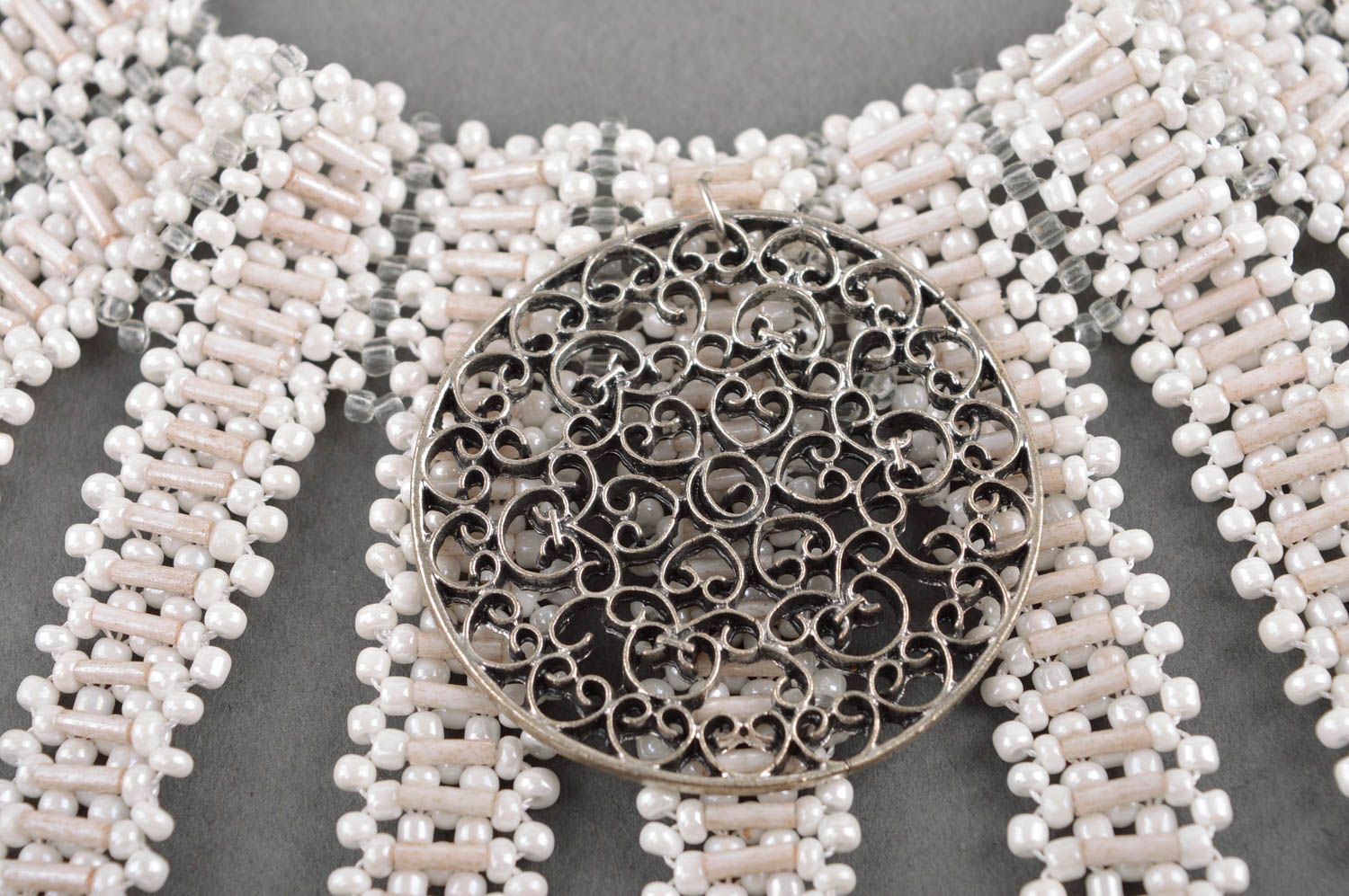 Set bianco fatto a mano di collana e bracciale kit di accessori di perline foto 4