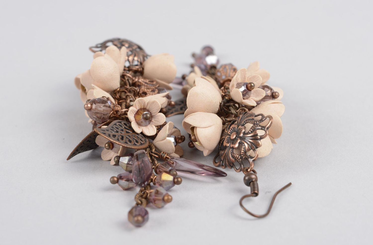 Handmade lange Blumen Ohrringe beige Polymer Schmuck Accessoire für Frauen foto 5