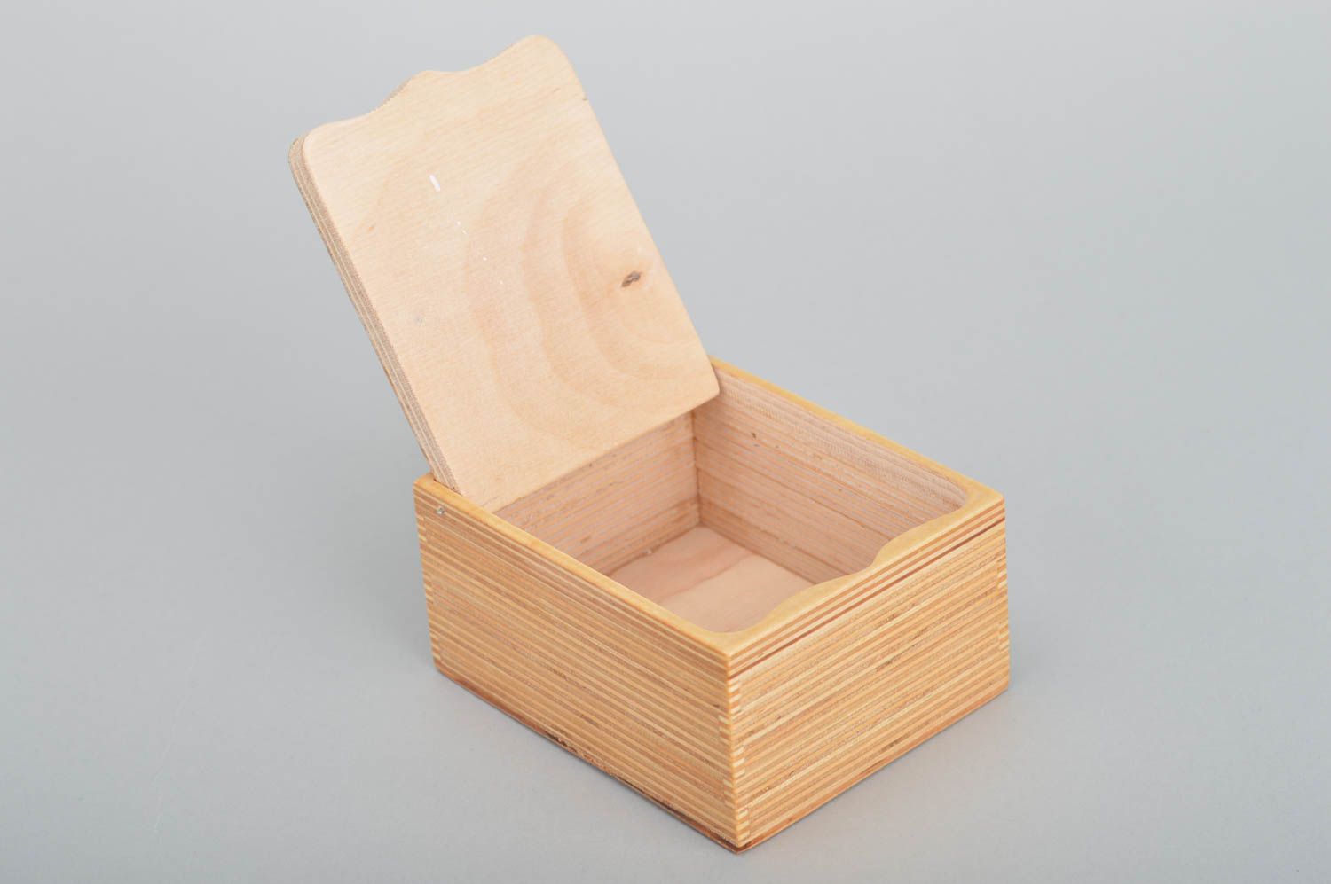 Kleine handmade Holzschatulle für Schmuck mit Bild von Frau Geschenk für Dame foto 5