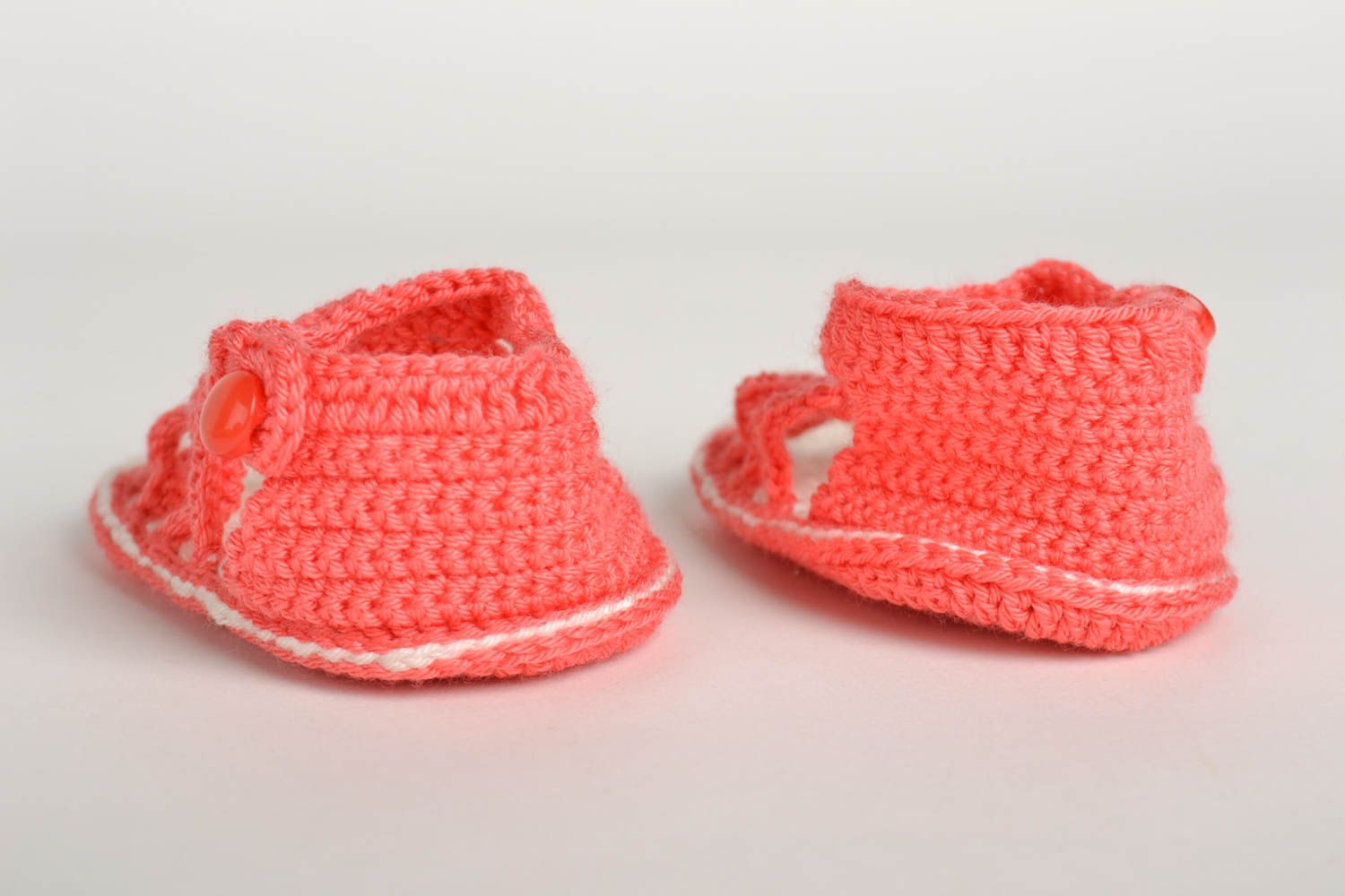 Gehäkelte Babyschuhe handgefertigte Schuhe Geschenke für Kleinkinder in Rot  foto 4