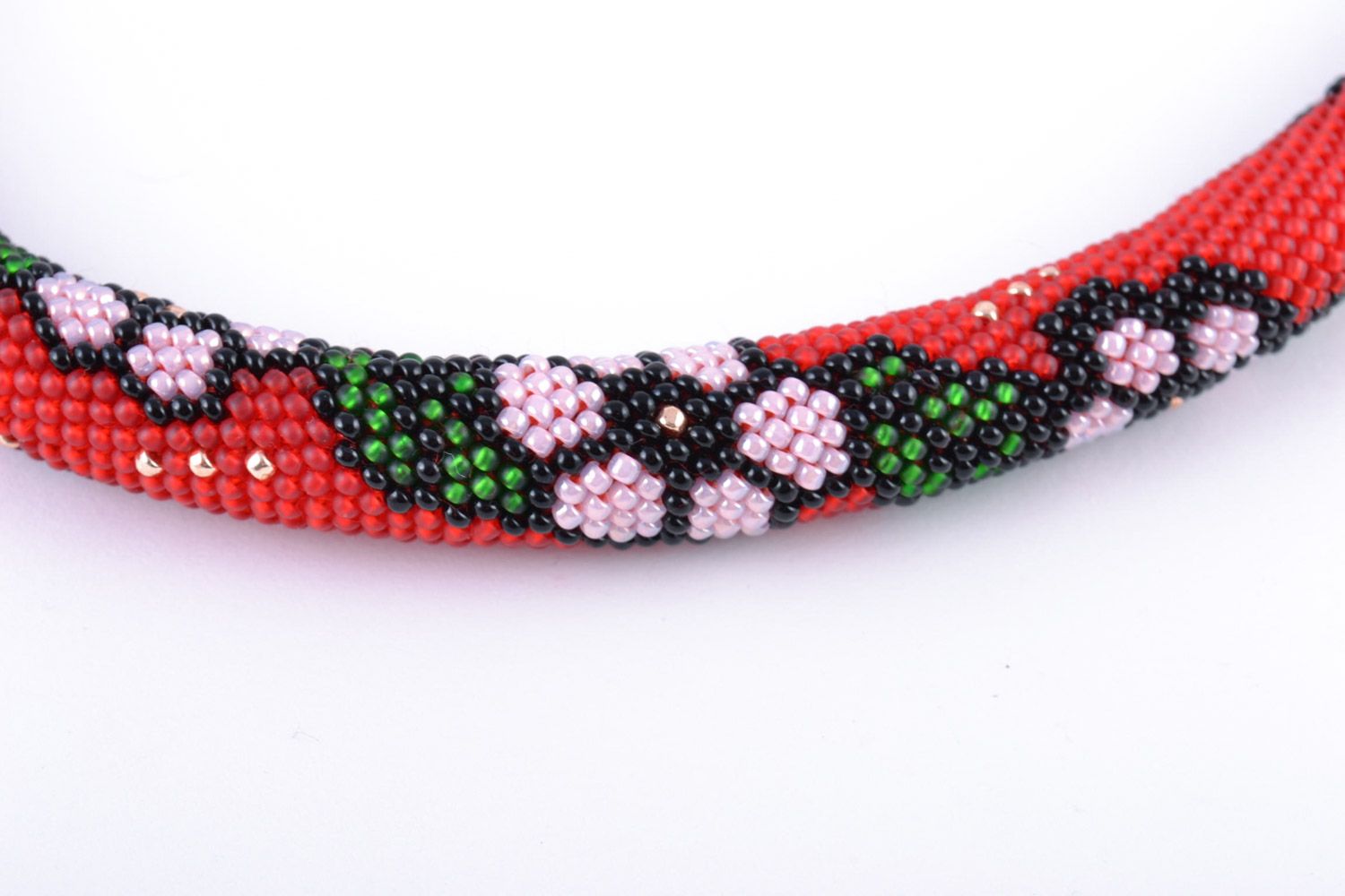 Collier crocheté de perles de rocaille tchèques rouge à motif floral fait main photo 3