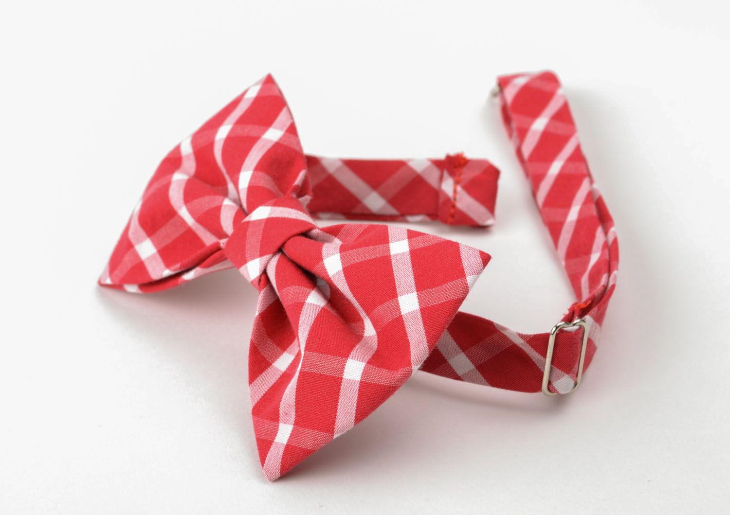 Red checkered bow tie photo 3