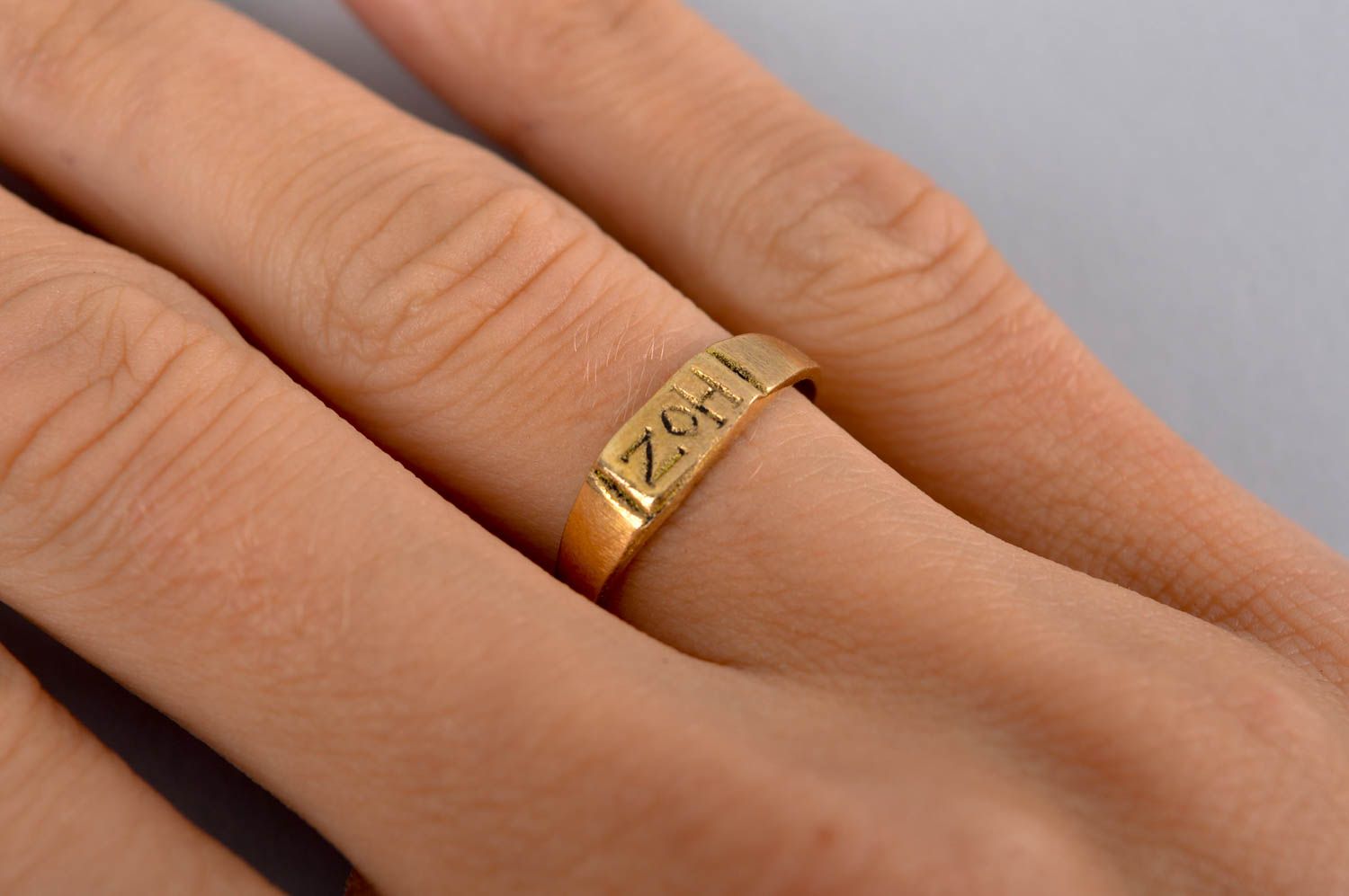 Кольцо ручной работы кольцо из латуни металлическое украшение авторское фото 5
