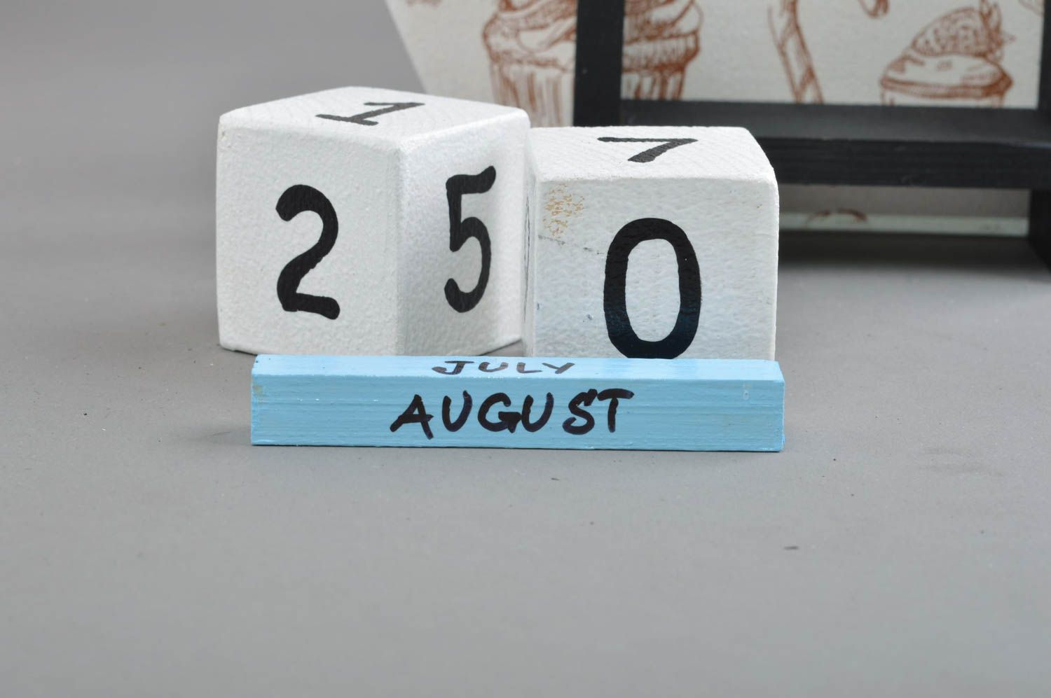 Детский календарь в виде барашка из фанеры декупаж со сладостями ручной работы фото 4