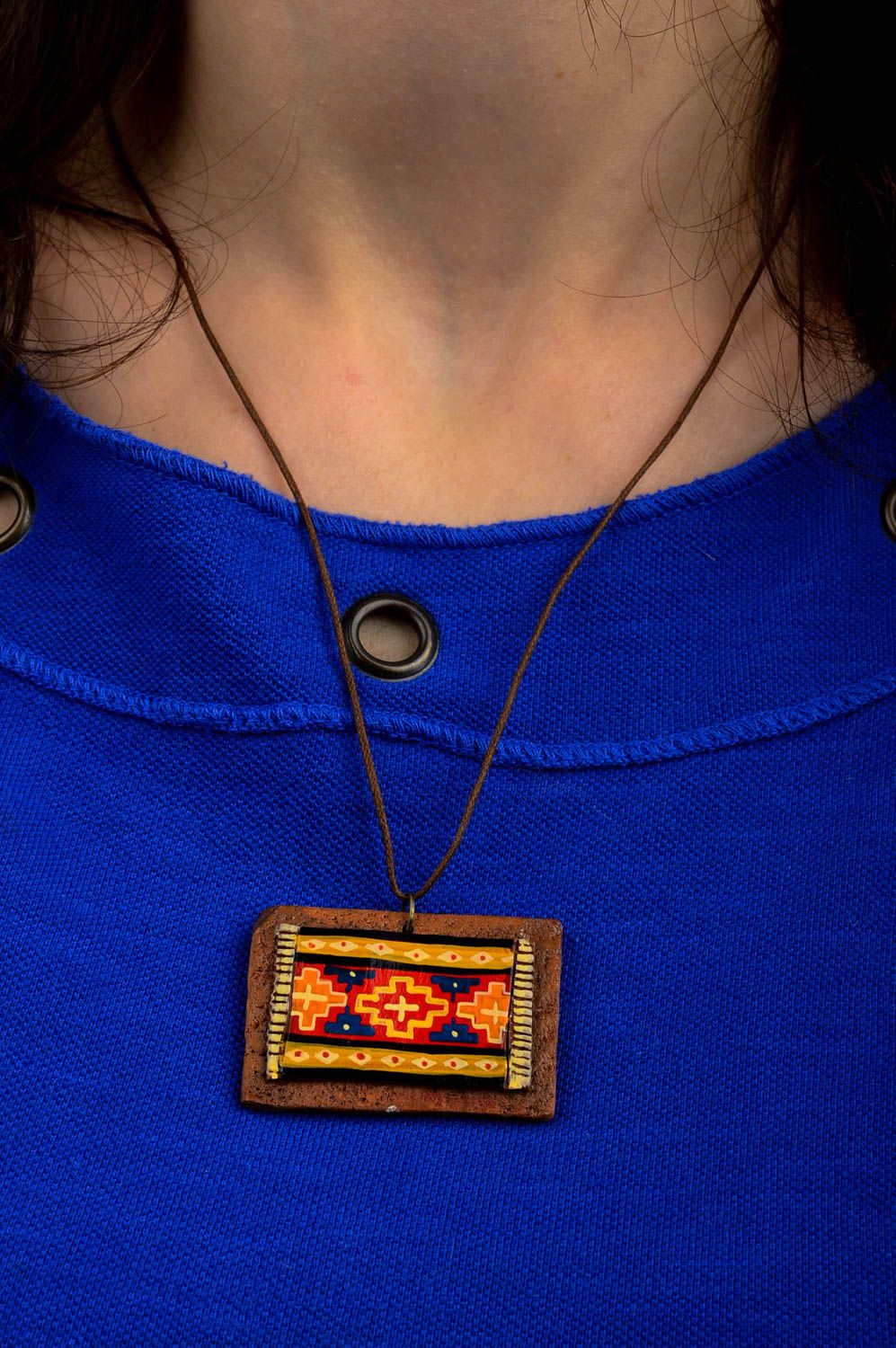 Керамическое украшение кулон ручной работы подвеска на шею прямоугольная фото 2