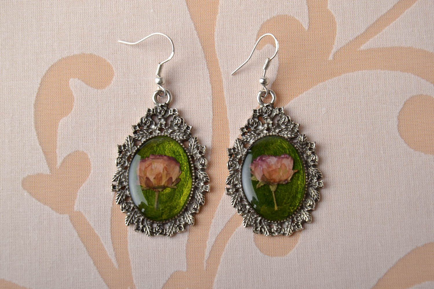 Vintage dangle earrings with natural flowers and epoxy resin photo 1