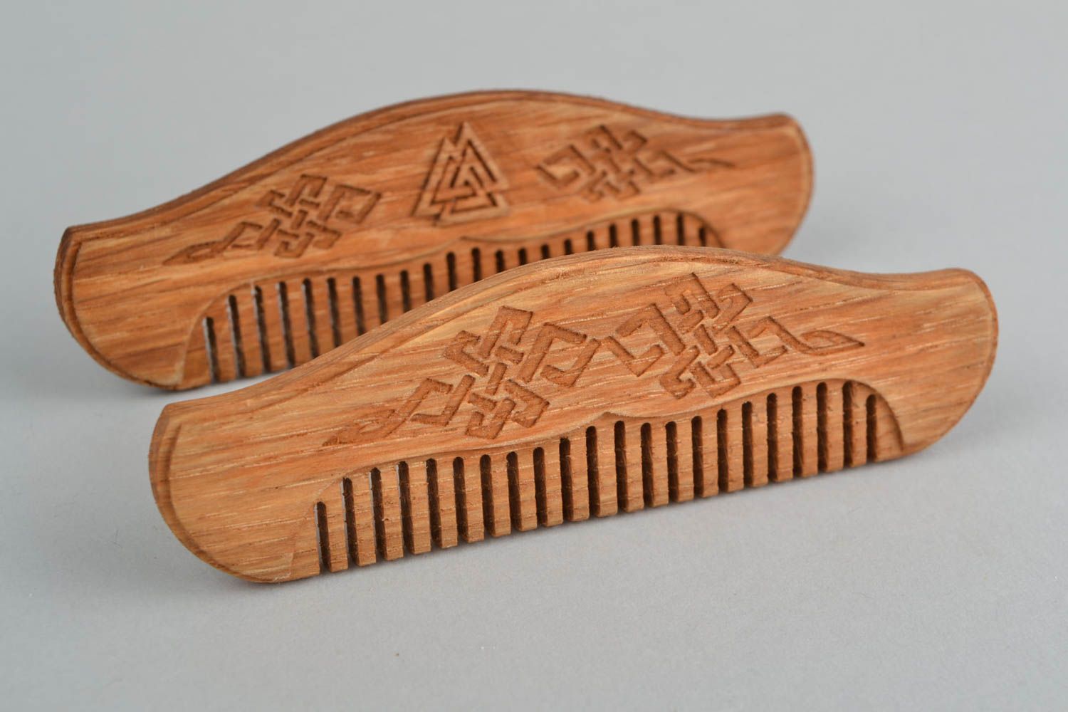 Handmade comb for beard and mustache made of oak wood with carved ornament photo 2