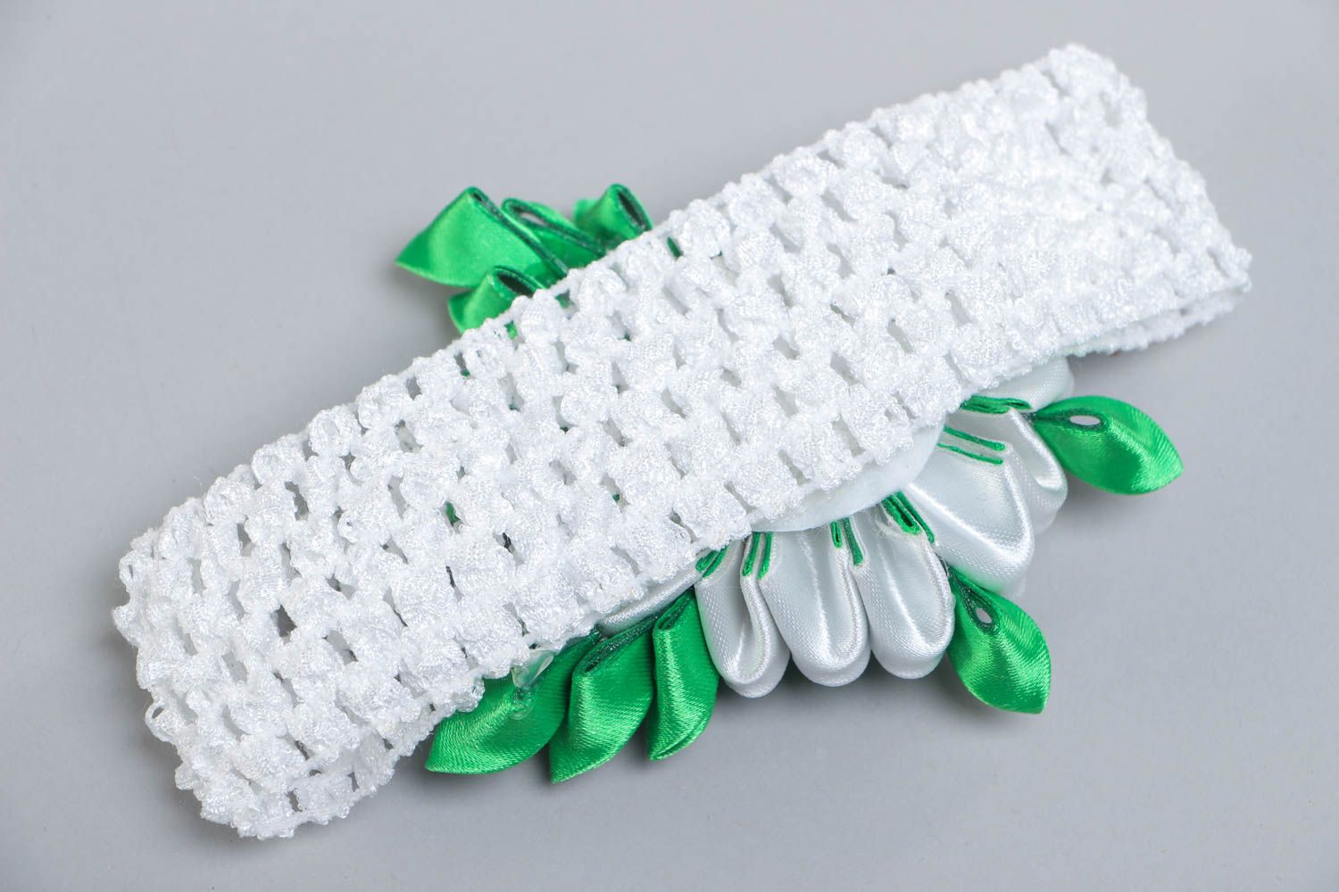 Handmade white and green stretch headband with satin ribbon kanzashi flower  photo 4