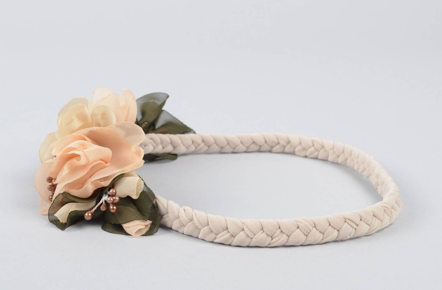 Cremefarbenes Haarband mit Blume handmade Designer Schmuck Accessoire für Haare  foto 3