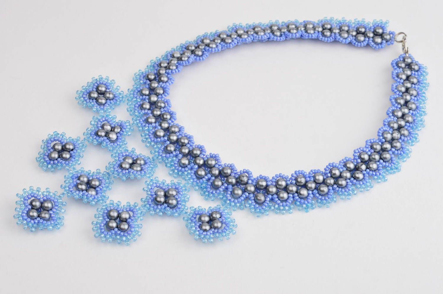 Колье из бисера украшение ручной работы авторское голубое ожерелье из бисера фото 3