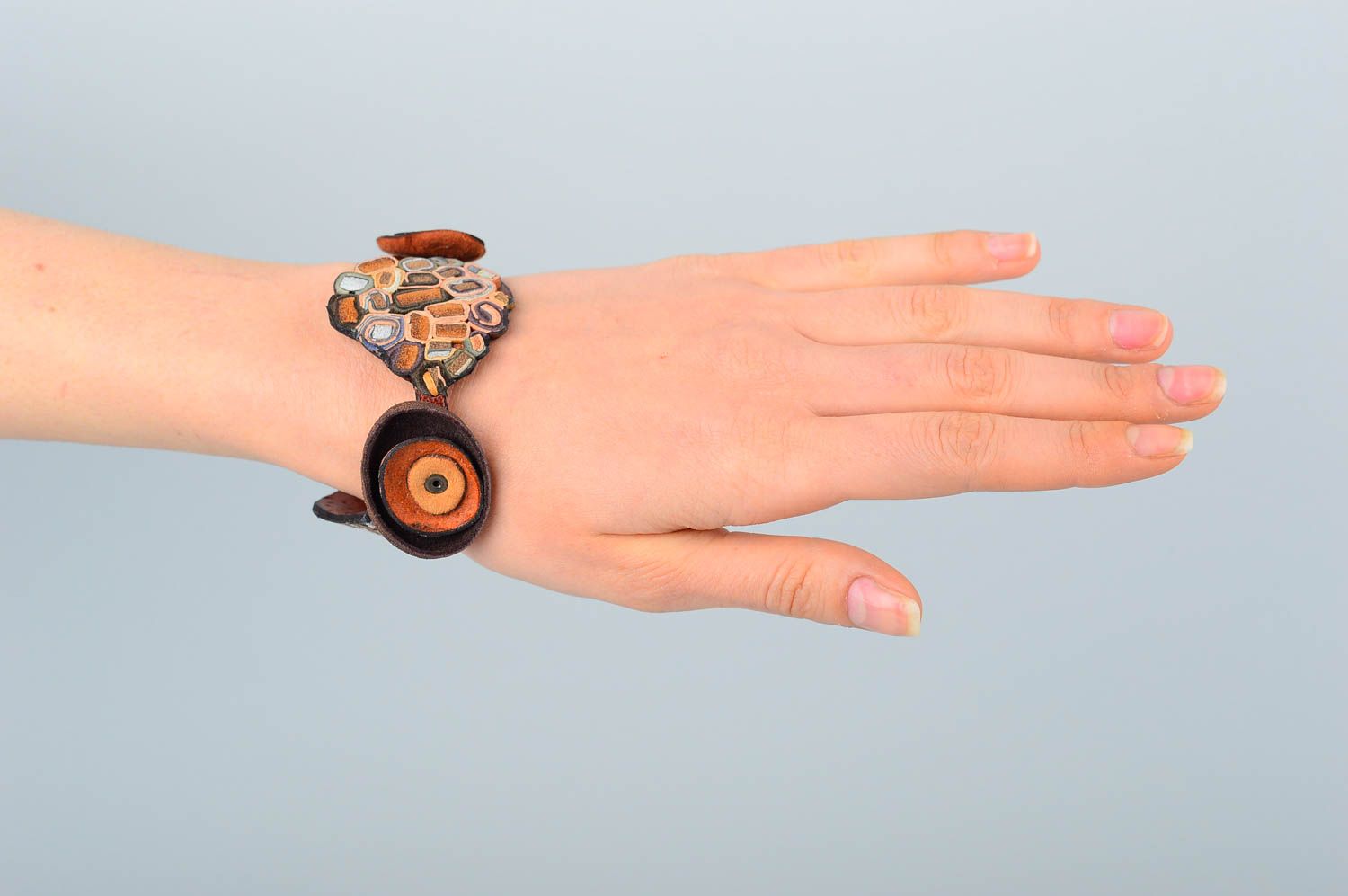 Bracelet en cuir Bijou fait main marron ondulé design Cadeau pour femme photo 1