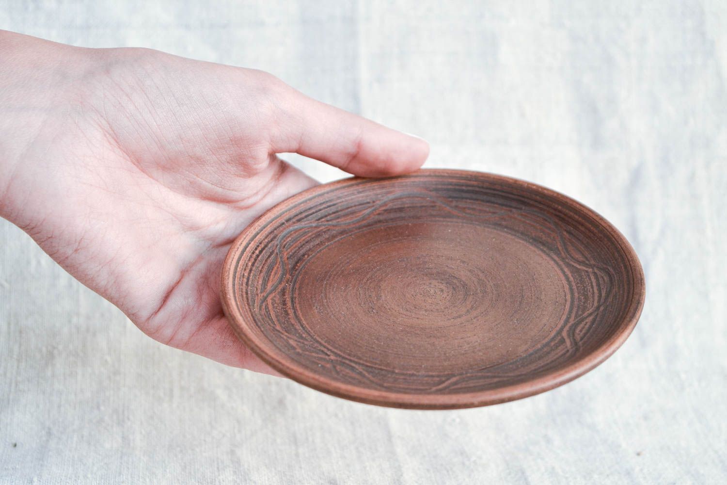 Маленькое блюдце под чашку ручная работа глиняная посуда керамическая тарелка фото 2