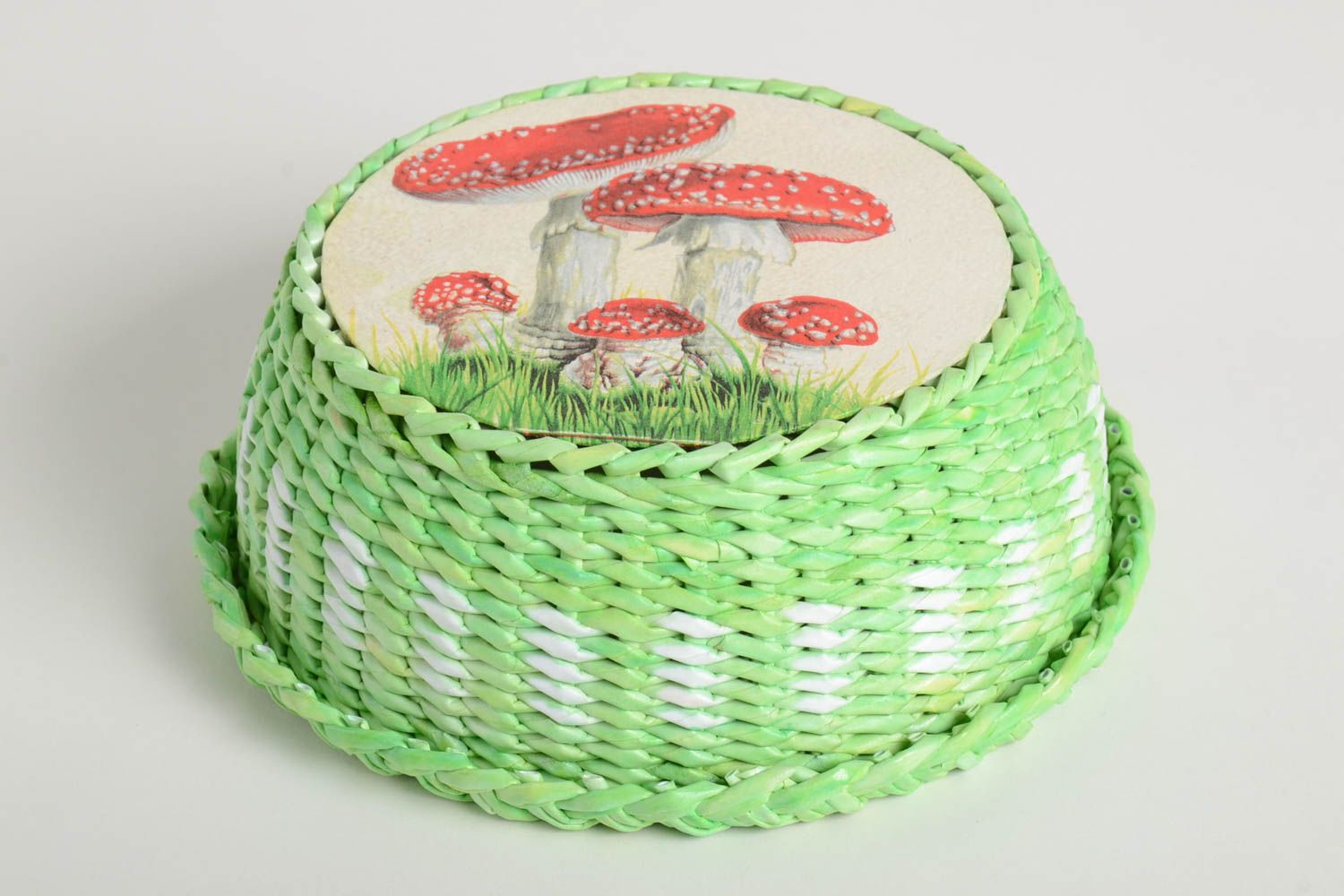 Beautiful handmade paper basket woven paper box design newspaper craft  photo 3