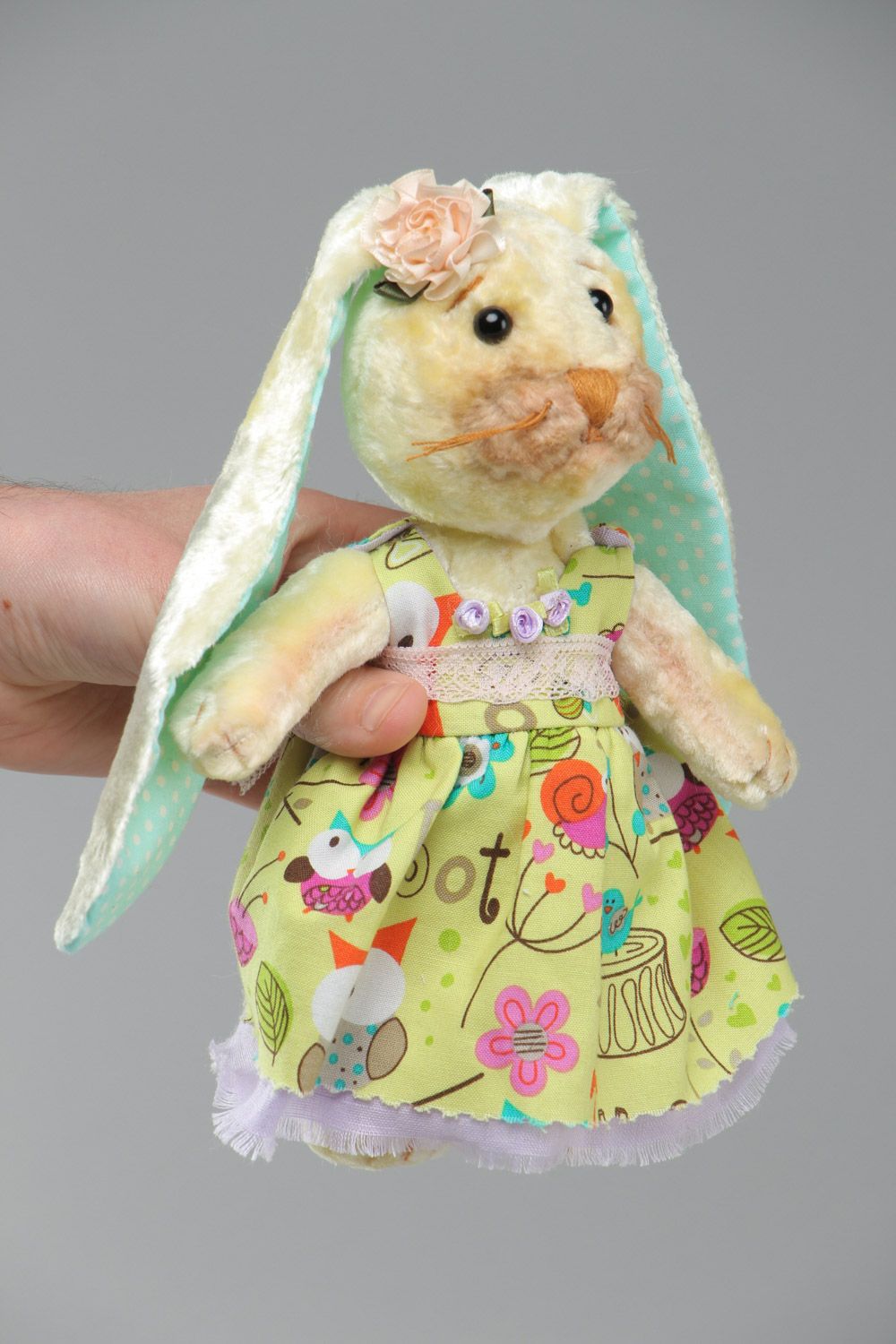 Plüsch Kuscheltier Hase im Trägerkleid handmade für Kinder schön foto 5