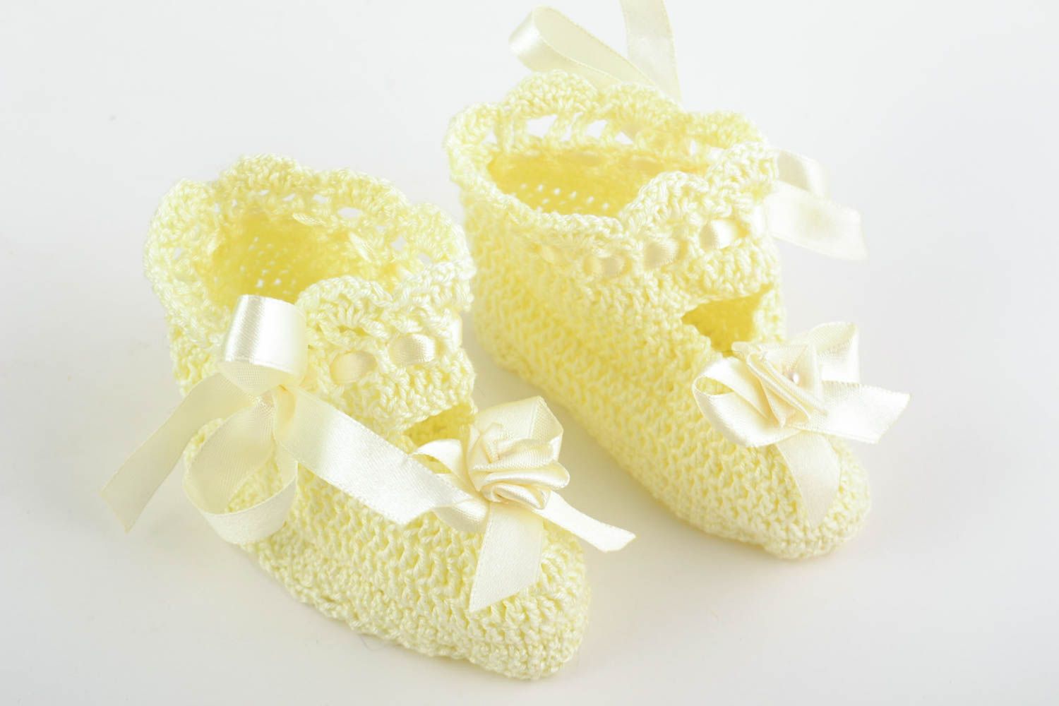 Beautiful handmade crocheted booties for baby girl with  satin ribbons photo 2