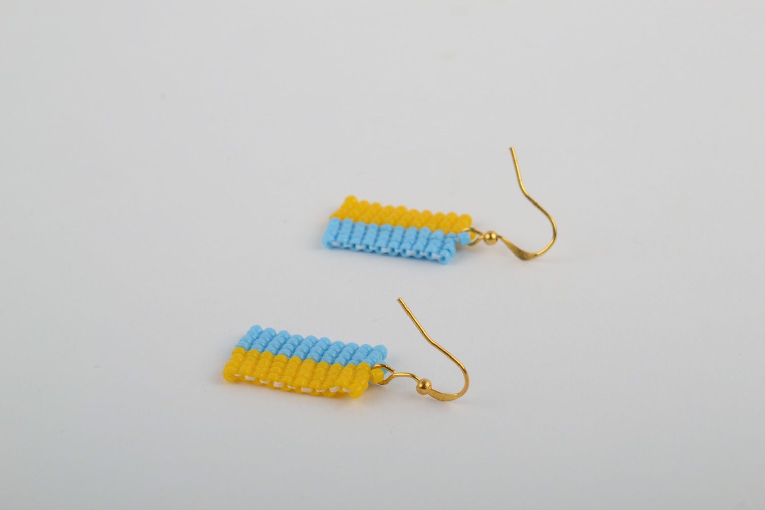 Boucles d’oreilles de perles de rocaille pendantes bleu et jaune faites main photo 4