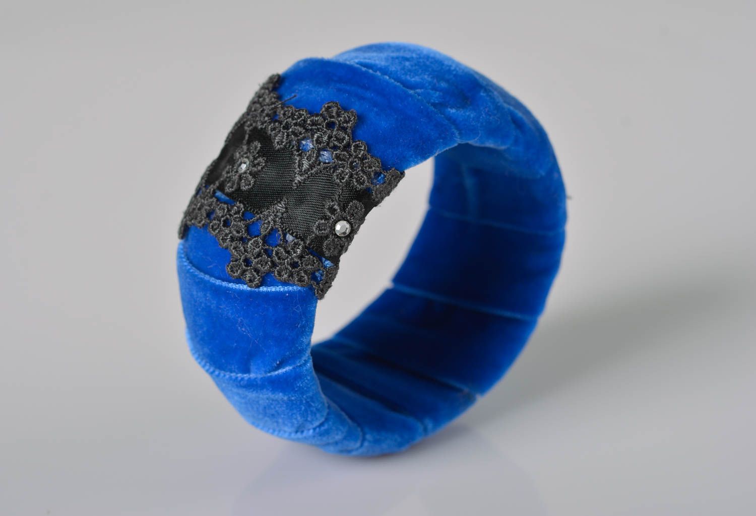 Bracelet bleu Bijou fait main Accessoire femme vintage en velours avec dentelle photo 1