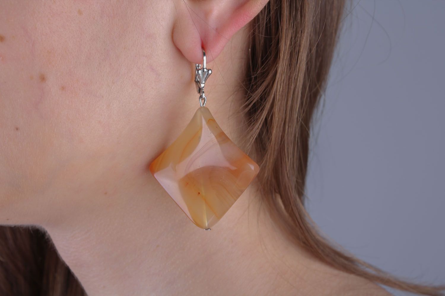 Boucles d'oreilles pendantes avec cornaline photo 4