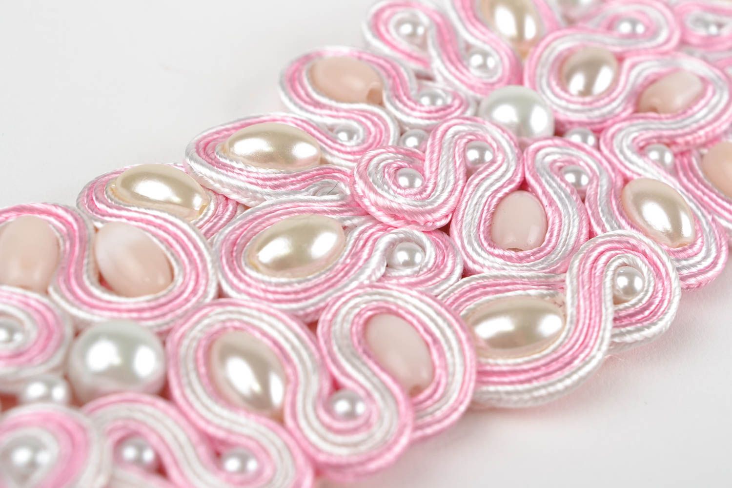 Breites schönes rosa handmade Soutache Armband mit Natursteinen Künstler Schmuck foto 5